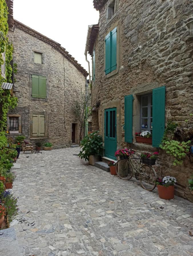 Gite Les Volets Verts Cesseras Exterior photo