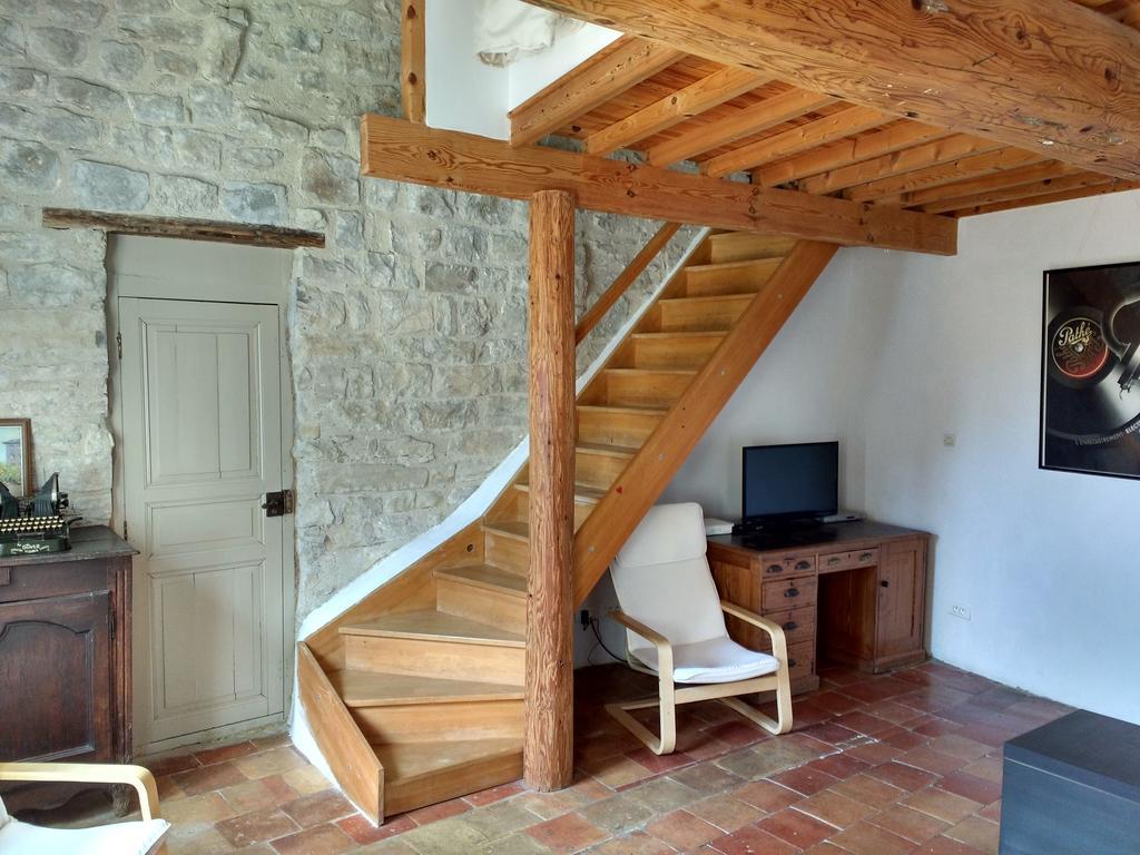 Gite Les Volets Verts Cesseras Exterior photo